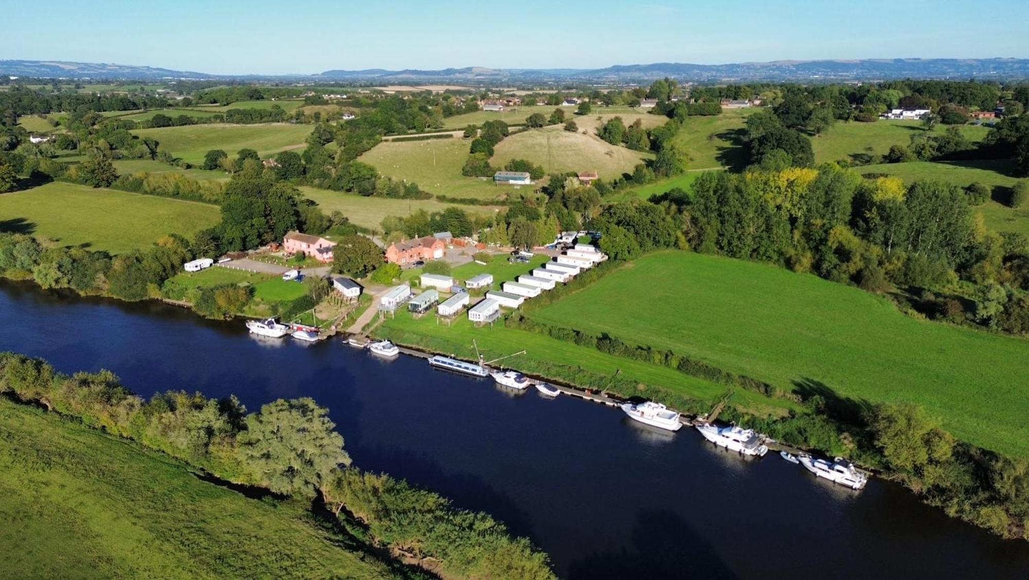 Severnside Boat And Caravan Park Gloucestershire - Caravan 1 Deerhurst Kültér fotó