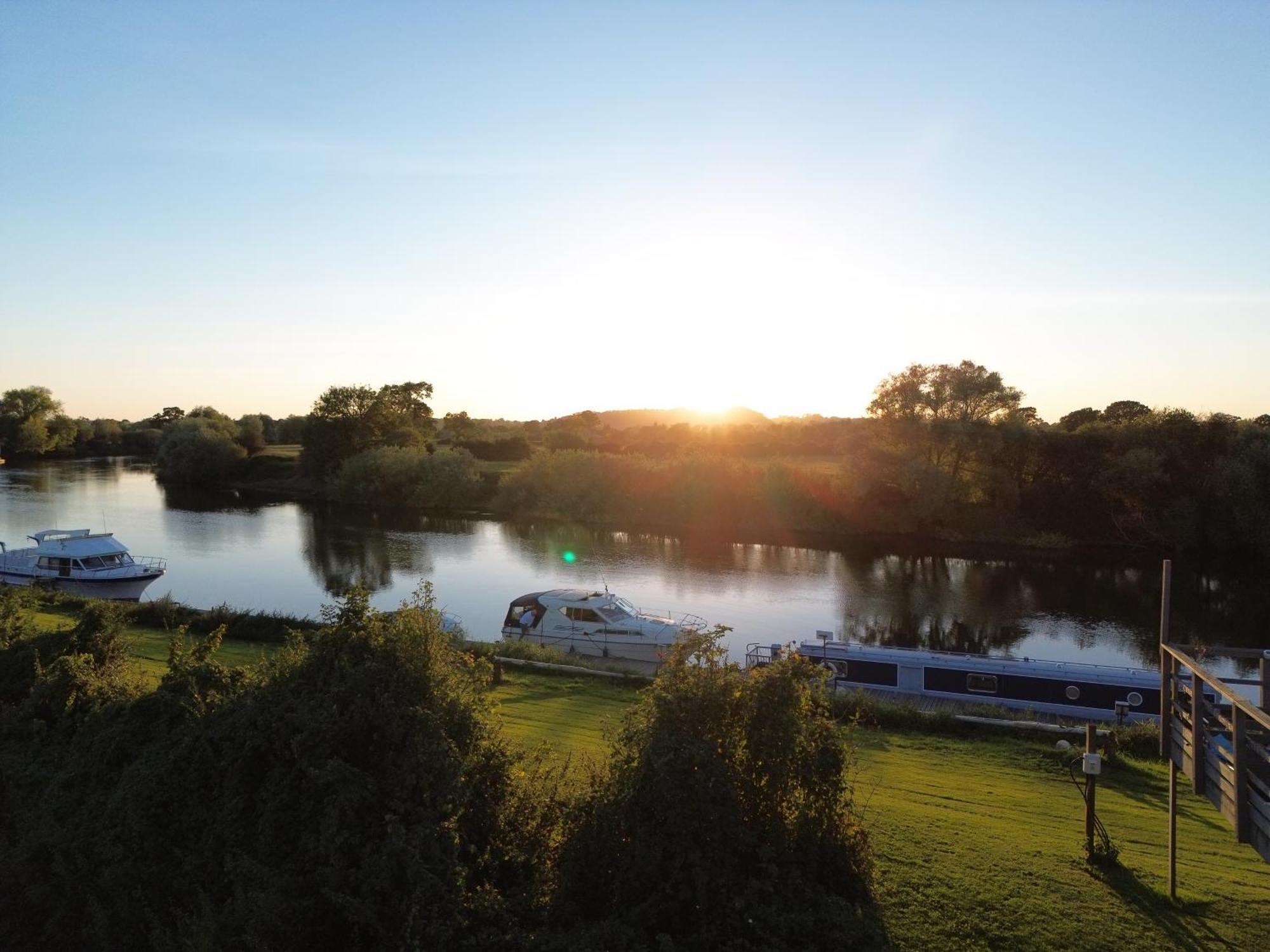 Severnside Boat And Caravan Park Gloucestershire - Caravan 1 Deerhurst Kültér fotó