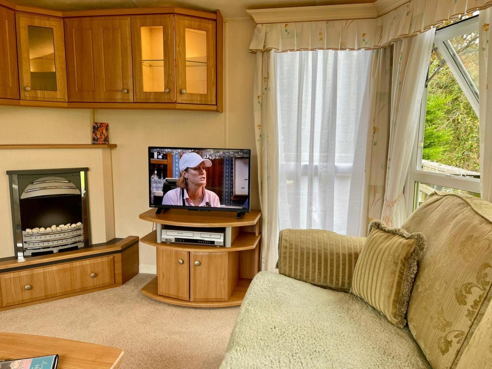 Severnside Boat And Caravan Park Gloucestershire - Caravan 1 Deerhurst Kültér fotó
